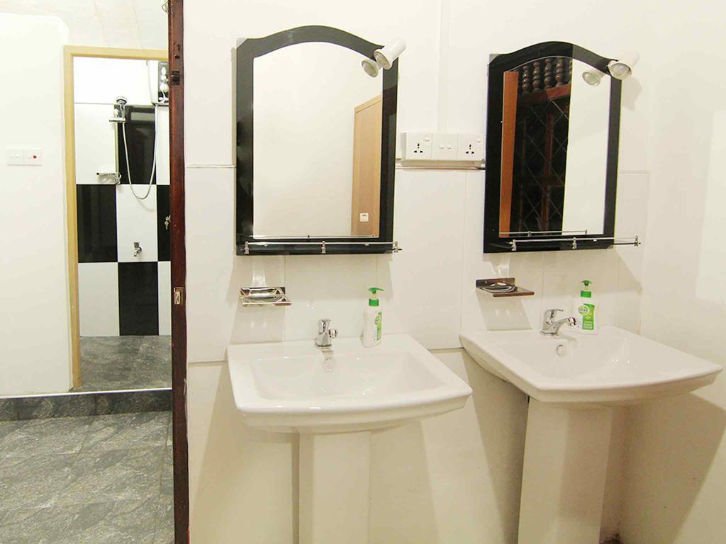 2In1 Kandy Hostel Ngoại thất bức ảnh